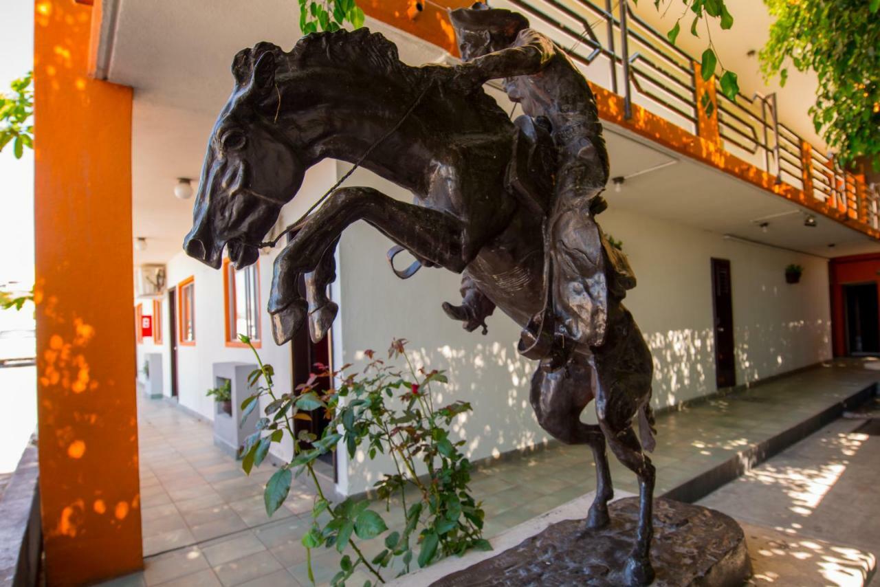 Hotel Cucapa Matamoros  Ngoại thất bức ảnh